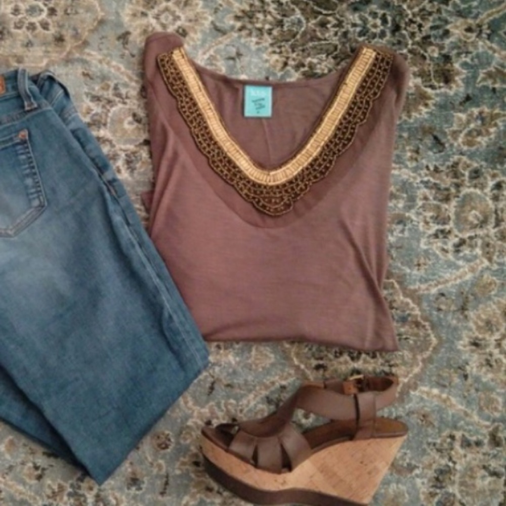 Women's 3/4 Sleeve Top Tan Beaded Collar Size Small
